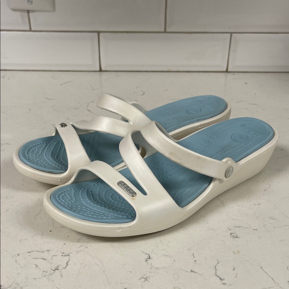 Crocs Patricia Wedge Sandal Oyster & Blue Women’s Size 9 - Picture 1 of 17